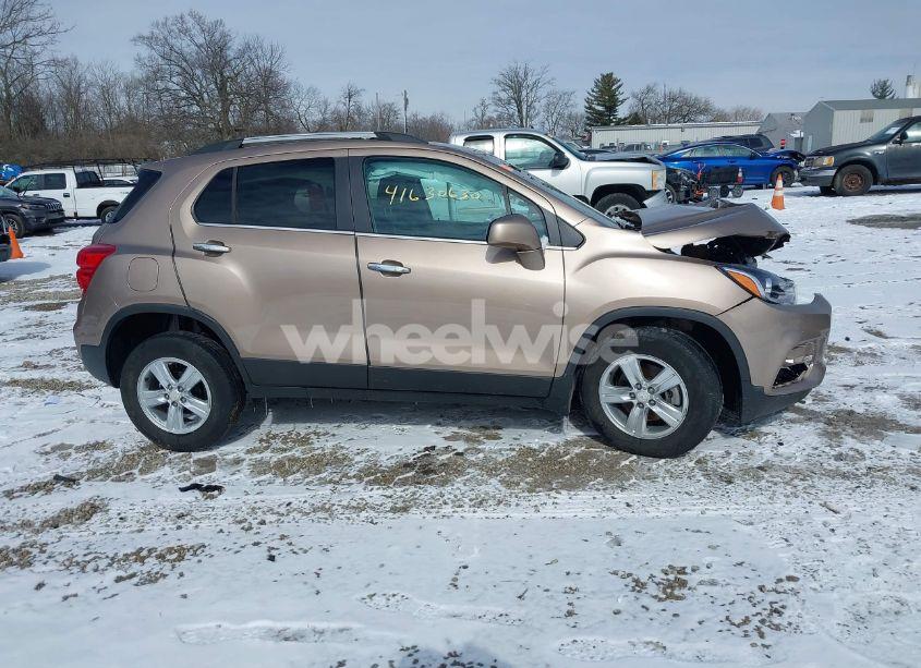 Photo 13 of 2018 Chevrolet Trax LT (VIN 3GNCJLSB9JL215625)