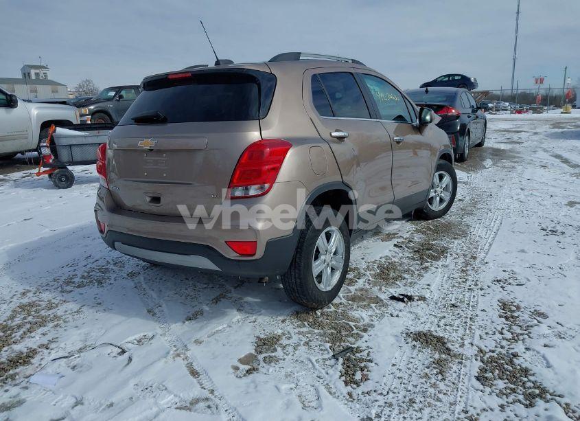 Photo 4 of 2018 Chevrolet Trax LT (VIN 3GNCJLSB9JL215625)