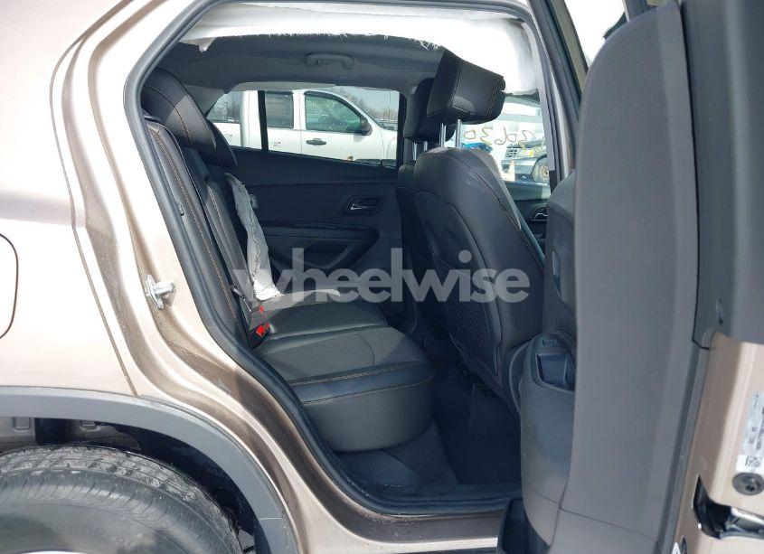 Photo 8 of 2018 Chevrolet Trax LT (VIN 3GNCJLSB9JL215625)