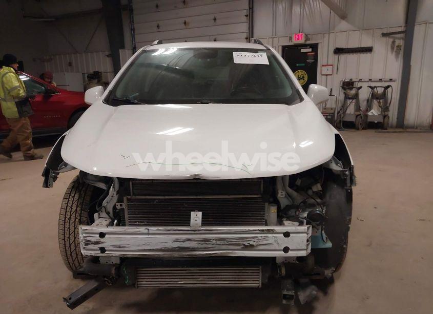 Photo 13 of 2018 Chevrolet Trax LT (VIN 3GNCJLSB9JL345629)