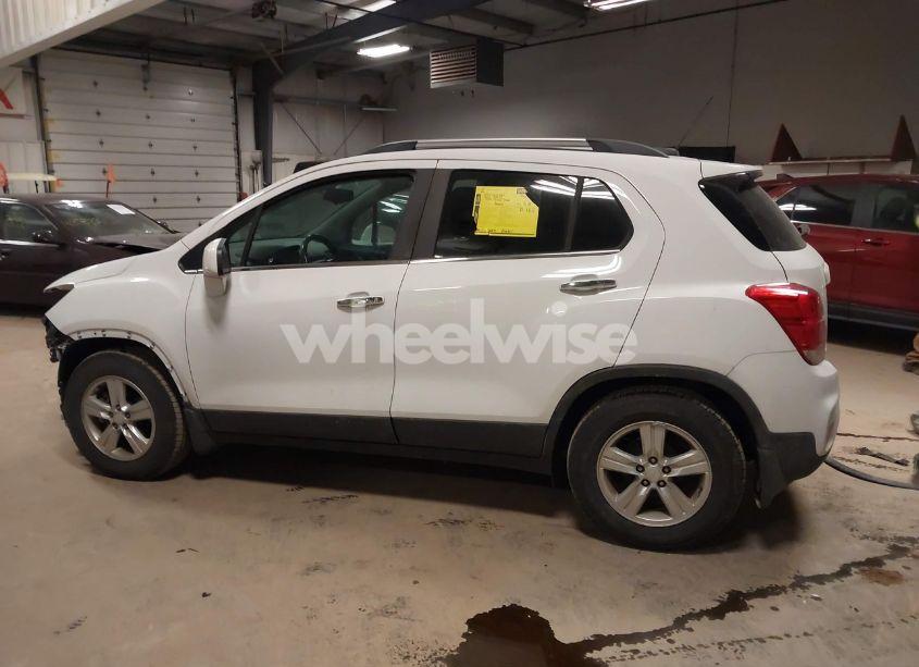 Photo 15 of 2018 Chevrolet Trax LT (VIN 3GNCJLSB9JL345629)
