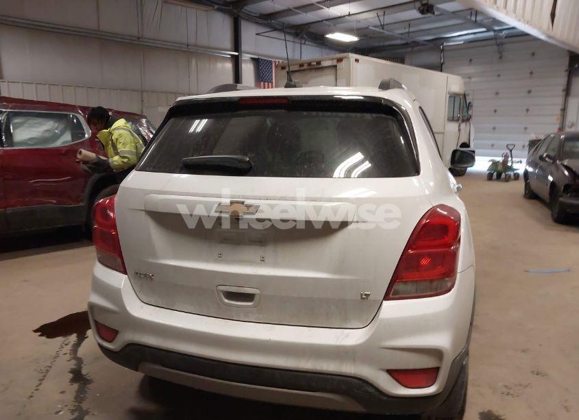 Photo 17 of 2018 Chevrolet Trax LT (VIN 3GNCJLSB9JL345629)