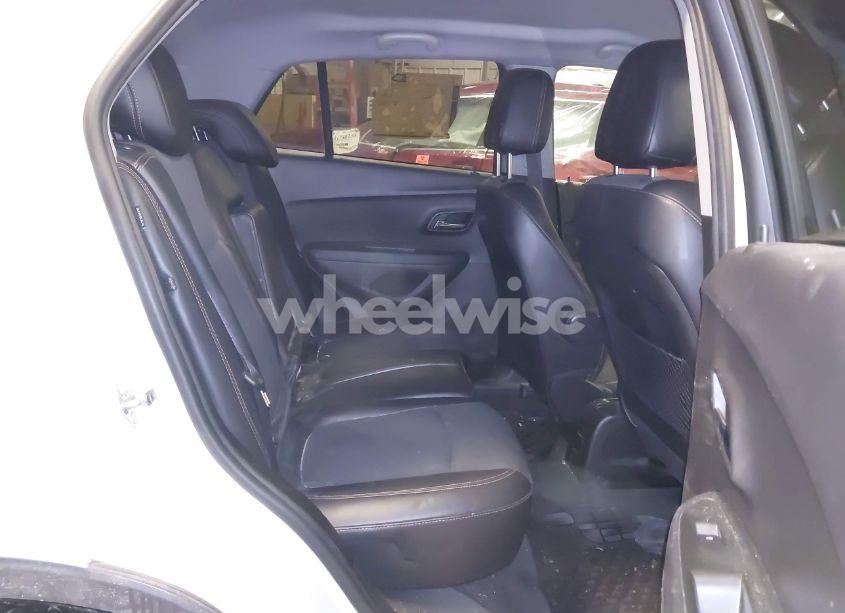 Photo 8 of 2018 Chevrolet Trax LT (VIN 3GNCJLSB9JL345629)