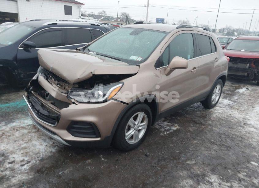 Photo 2 of 2018 Chevrolet Trax LT (VIN 3GNCJLSB9JL397200)