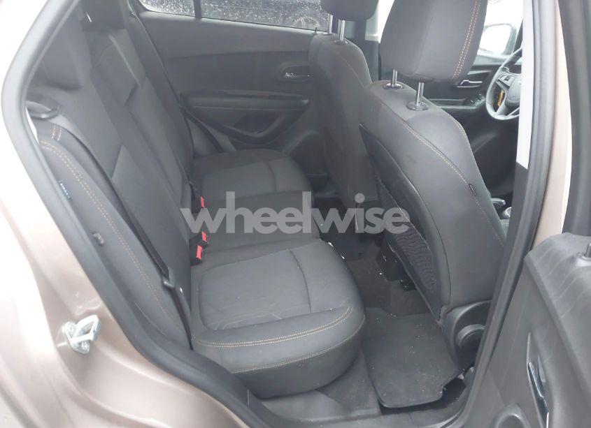 Photo 8 of 2018 Chevrolet Trax LT (VIN 3GNCJLSB9JL397200)