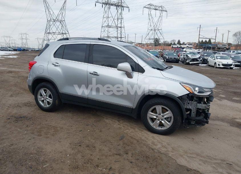 2019 Chevrolet Trax LT (VIN 3GNCJLSB9KL243295) main photo