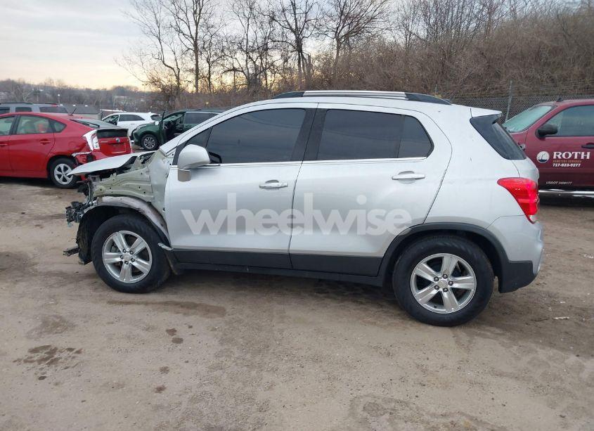 Photo 15 of 2019 Chevrolet Trax LT (VIN 3GNCJLSB9KL243295)