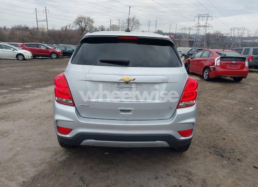 Photo 17 of 2019 Chevrolet Trax LT (VIN 3GNCJLSB9KL243295)