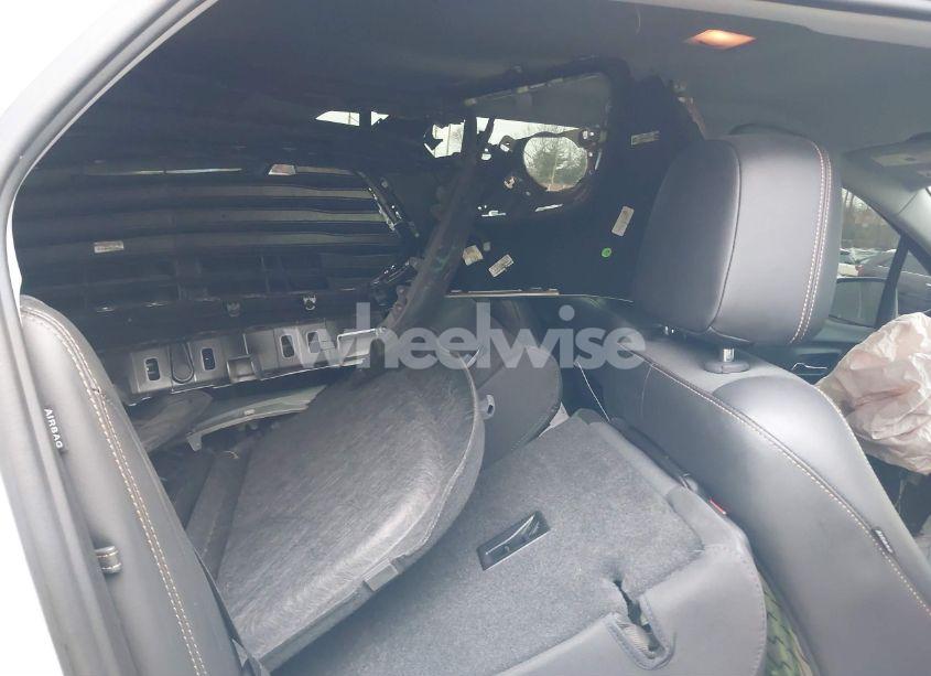 Photo 8 of 2019 Chevrolet Trax LT (VIN 3GNCJLSB9KL243295)