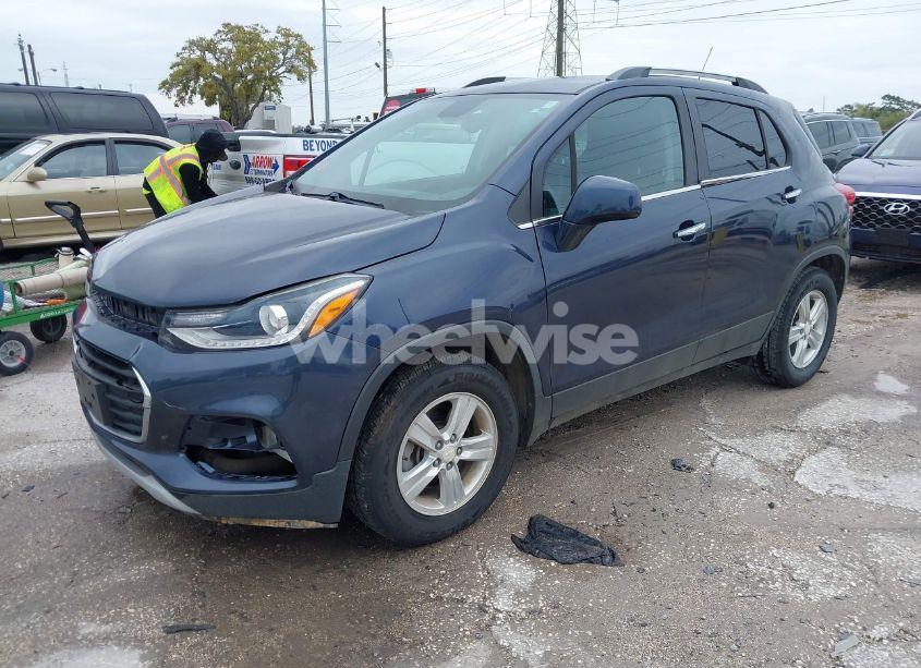 Photo 2 of 2019 Chevrolet Trax LT (VIN 3GNCJLSB9KL319999)