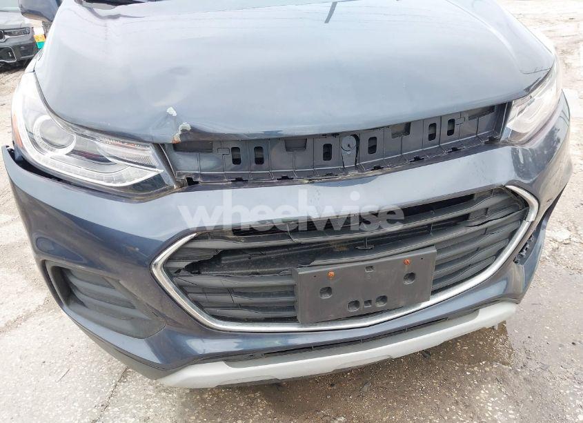 Photo 6 of 2019 Chevrolet Trax LT (VIN 3GNCJLSB9KL319999)