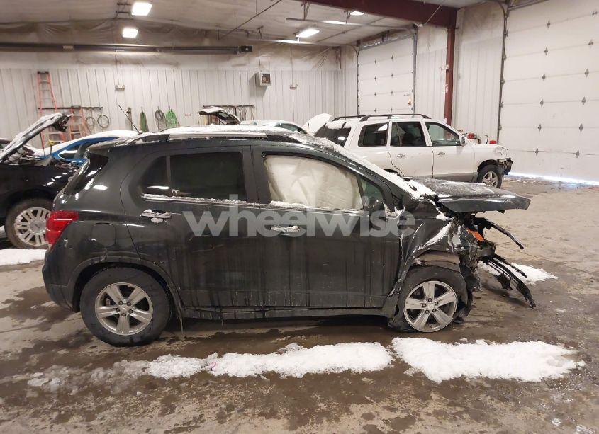 Photo 13 of 2019 Chevrolet Trax LT (VIN 3GNCJLSB9KL345048)