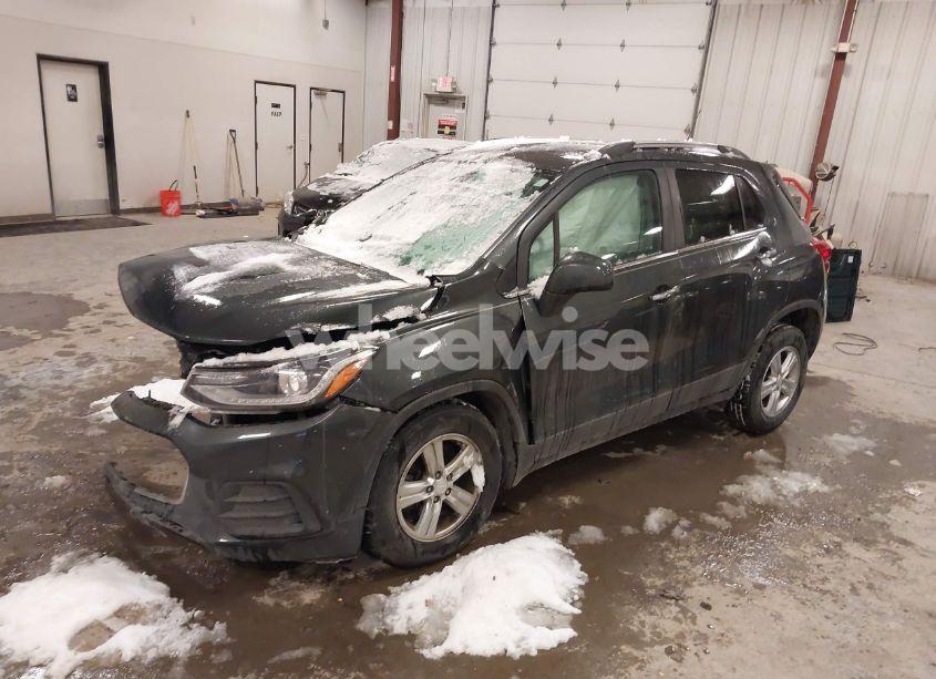 Photo 2 of 2019 Chevrolet Trax LT (VIN 3GNCJLSB9KL345048)
