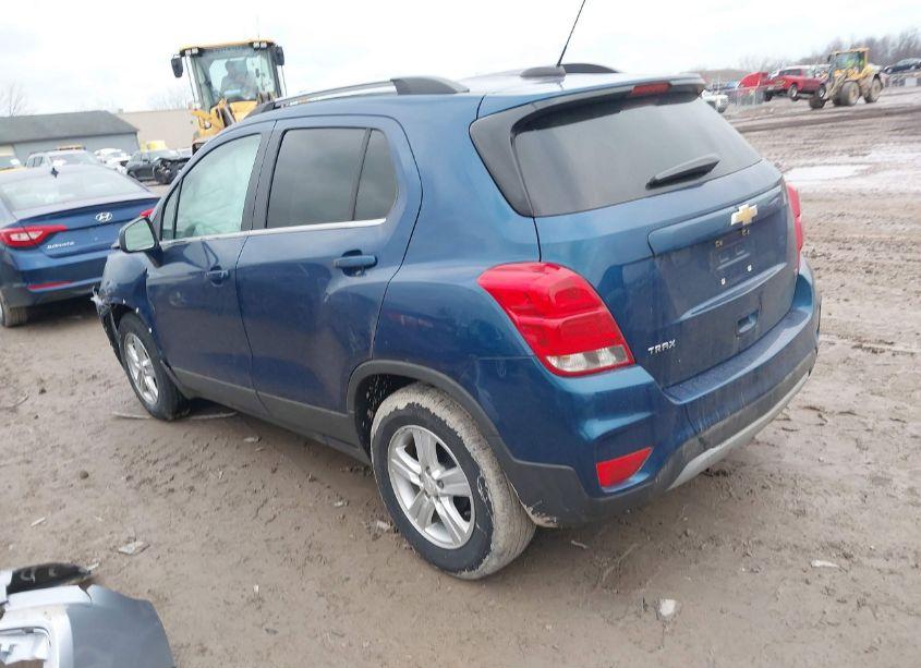 Photo 3 of 2020 Chevrolet Trax FWD LT (VIN 3GNCJLSB9LL223338)