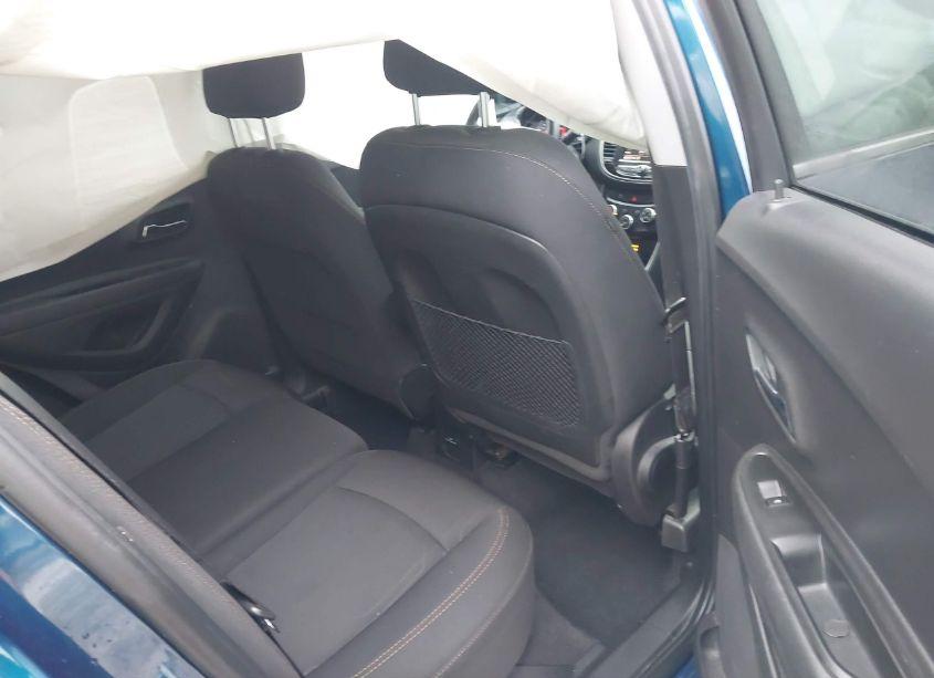 Photo 8 of 2020 Chevrolet Trax FWD LT (VIN 3GNCJLSB9LL223338)