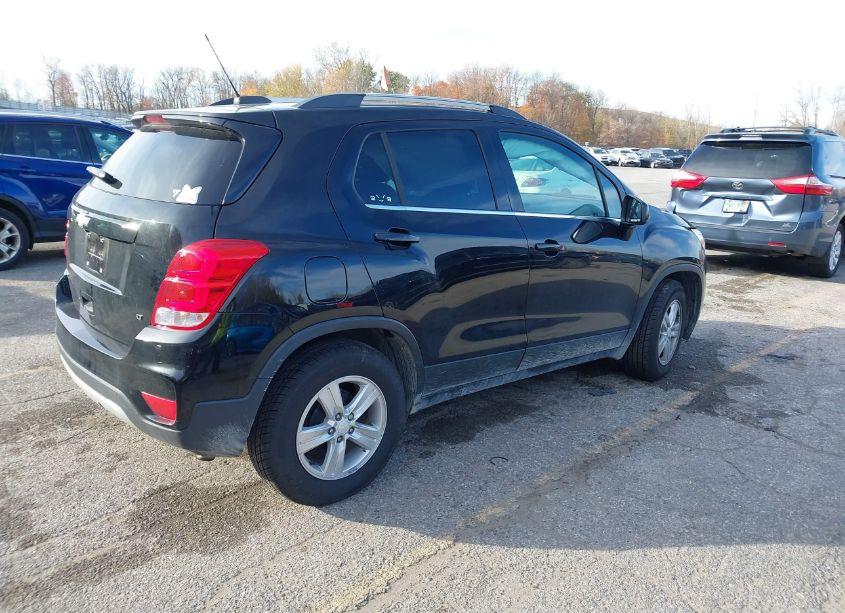 Photo 4 of 2020 Chevrolet Trax FWD LT (VIN 3GNCJLSB9LL233299)