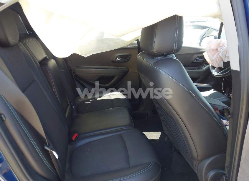 Photo 8 of 2015 Chevrolet Trax LT (VIN 3GNCJLSBXFL212546)