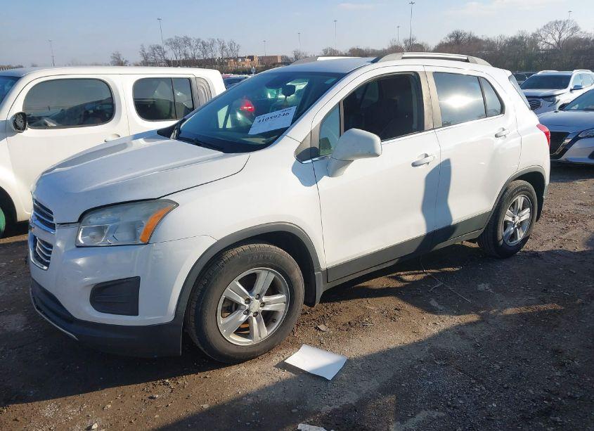Photo 2 of 2015 Chevrolet Trax LT (VIN 3GNCJLSBXFL213762)