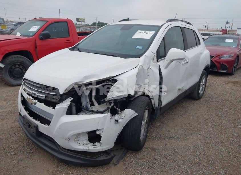 Photo 2 of 2015 Chevrolet Trax LT (VIN 3GNCJLSBXFL218671)