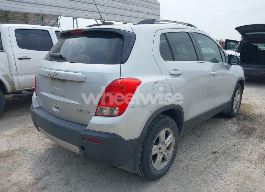 Photo 4 of 2016 Chevrolet Trax LT (VIN 3GNCJLSBXGL126574)