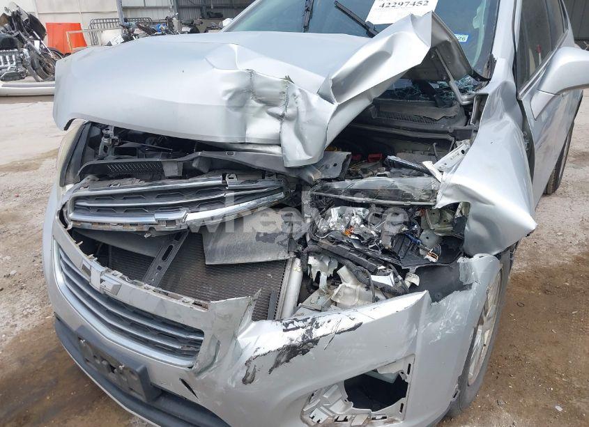 Photo 6 of 2016 Chevrolet Trax LT (VIN 3GNCJLSBXGL126574)