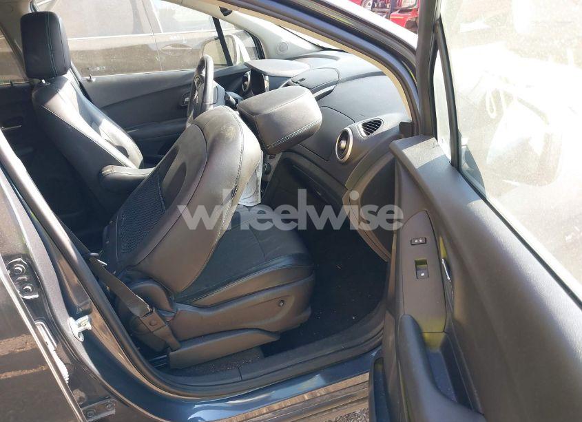 Photo 5 of 2016 Chevrolet Trax LT (VIN 3GNCJLSBXGL171790)