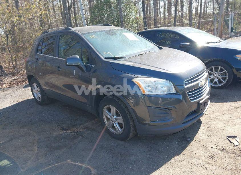 2016 Chevrolet Trax LT (VIN 3GNCJLSBXGL219062) main photo