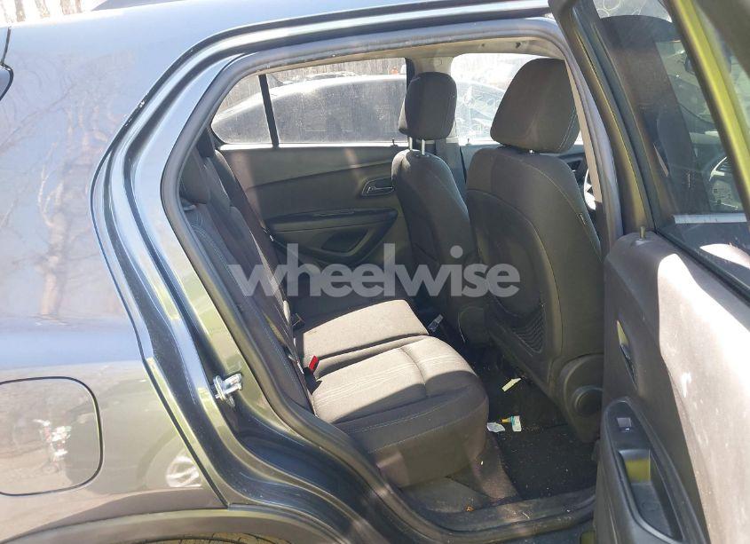 Photo 8 of 2016 Chevrolet Trax LT (VIN 3GNCJLSBXGL219062)