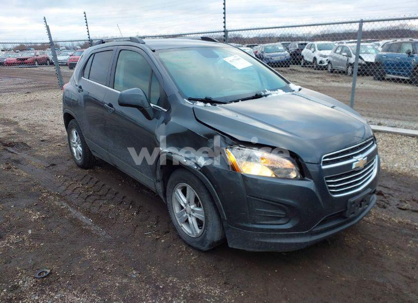 2016 Chevrolet Trax LT (VIN 3GNCJLSBXGL243961) main photo
