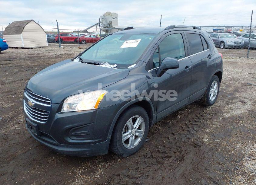 Photo 2 of 2016 Chevrolet Trax LT (VIN 3GNCJLSBXGL243961)