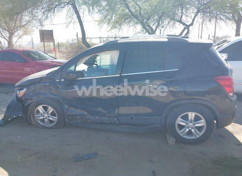 Photo 15 of 2017 Chevrolet Trax LT (VIN 3GNCJLSBXHL153503)