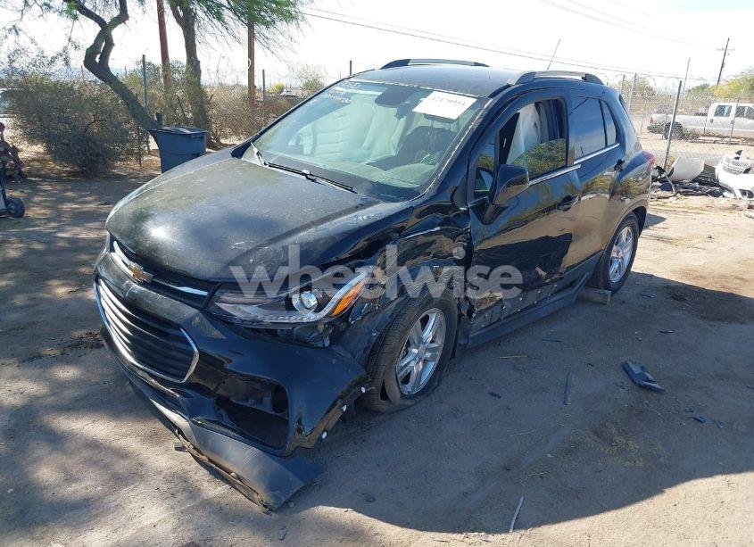 Photo 2 of 2017 Chevrolet Trax LT (VIN 3GNCJLSBXHL153503)
