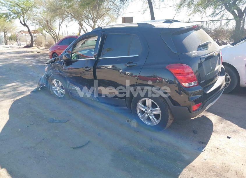 Photo 3 of 2017 Chevrolet Trax LT (VIN 3GNCJLSBXHL153503)