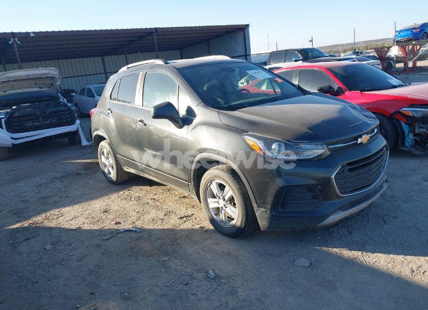 2017 Chevrolet Trax LT (VIN 3GNCJLSBXHL255075) main photo