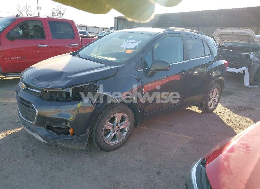 Photo 2 of 2017 Chevrolet Trax LT (VIN 3GNCJLSBXHL255075)