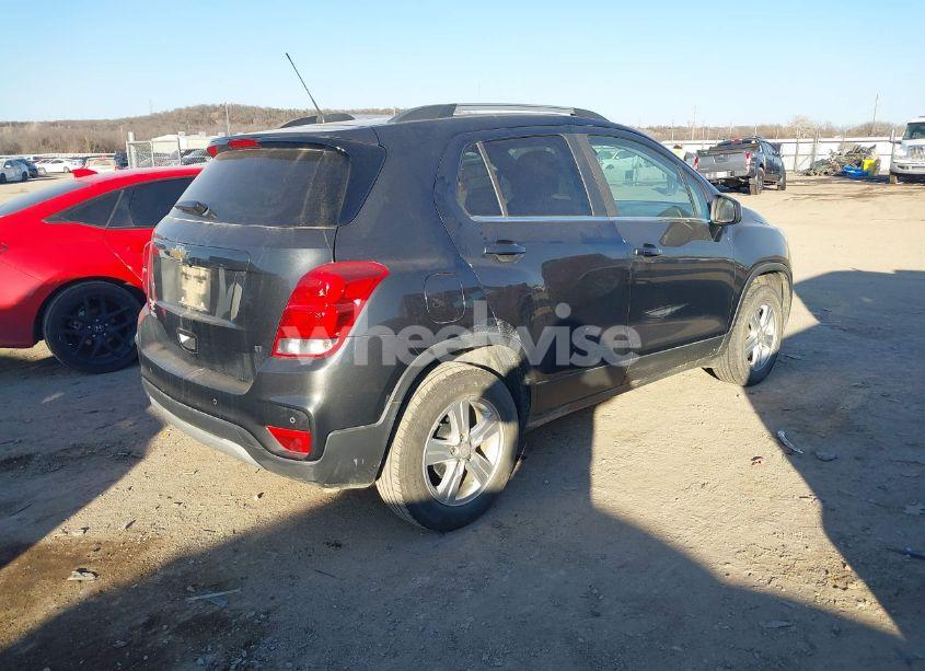 Photo 4 of 2017 Chevrolet Trax LT (VIN 3GNCJLSBXHL255075)