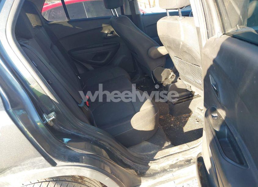 Photo 8 of 2017 Chevrolet Trax LT (VIN 3GNCJLSBXHL255075)