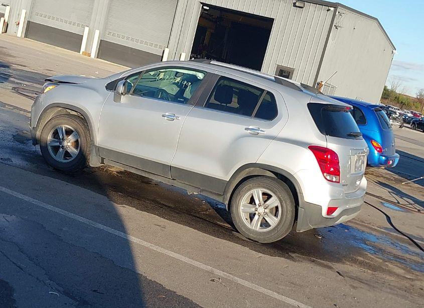 Photo 3 of 2017 Chevrolet Trax LT (VIN 3GNCJLSBXHL255500)