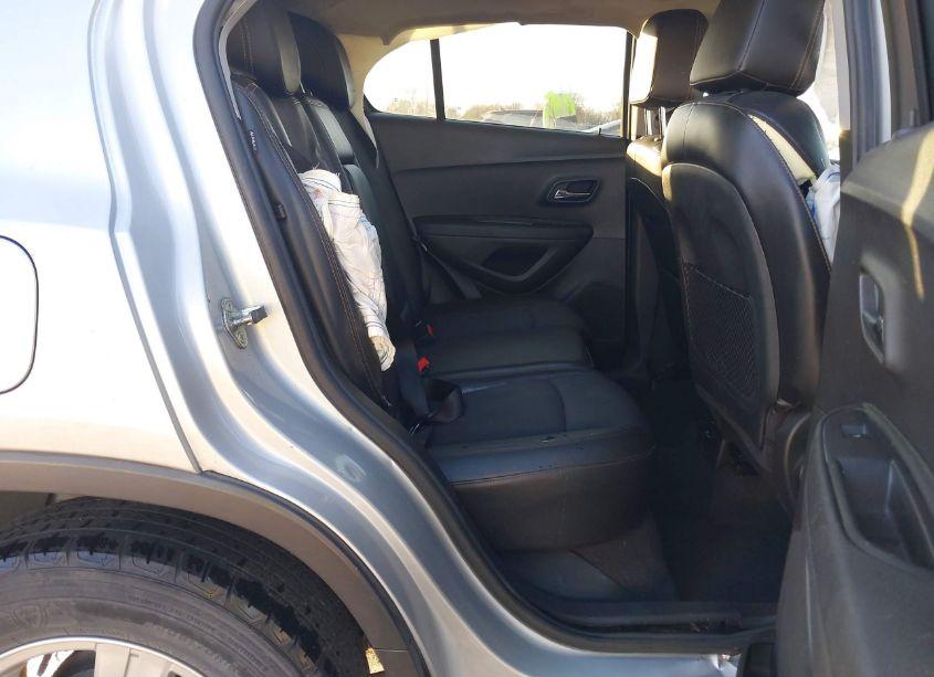 Photo 8 of 2017 Chevrolet Trax LT (VIN 3GNCJLSBXHL255500)