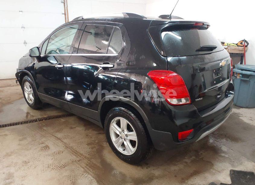 Photo 3 of 2017 Chevrolet Trax LT (VIN 3GNCJLSBXHL269459)