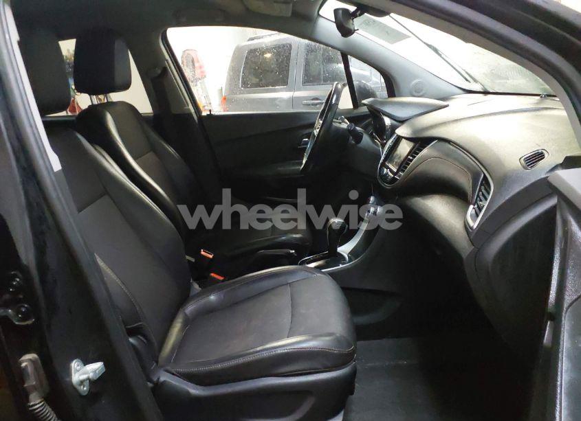 Photo 5 of 2017 Chevrolet Trax LT (VIN 3GNCJLSBXHL269459)