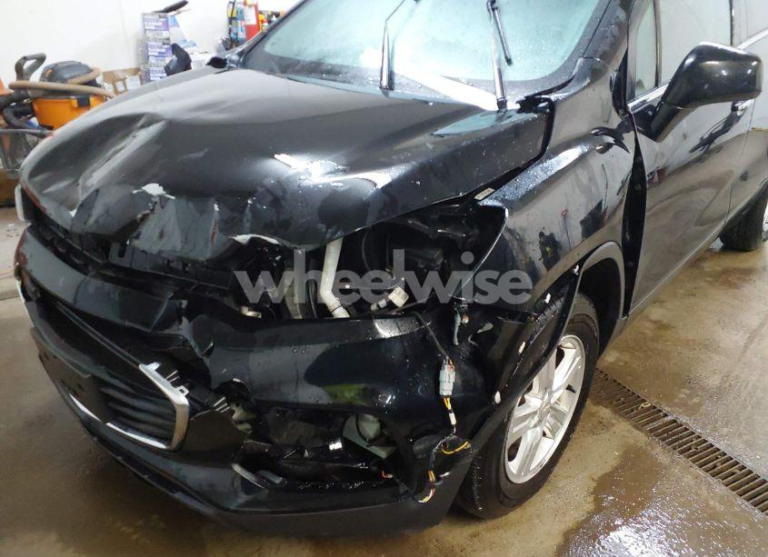 Photo 6 of 2017 Chevrolet Trax LT (VIN 3GNCJLSBXHL269459)