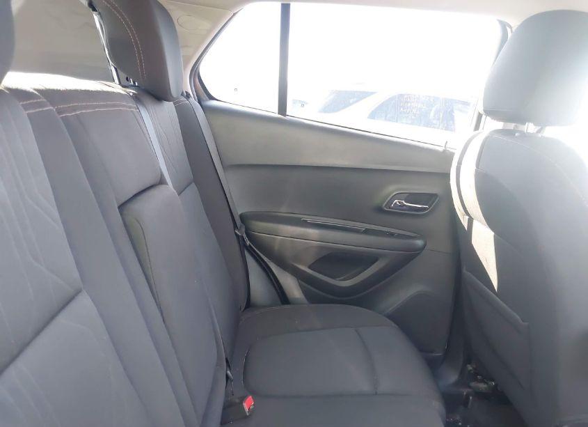 Photo 8 of 2017 Chevrolet Trax LT (VIN 3GNCJLSBXHL280963)