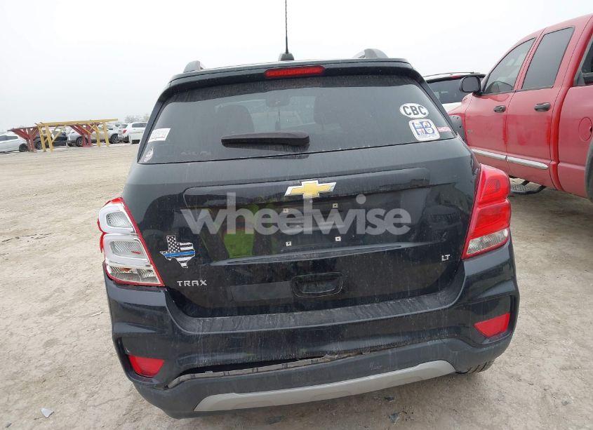 Photo 16 of 2018 Chevrolet Trax LT (VIN 3GNCJLSBXJL183879)