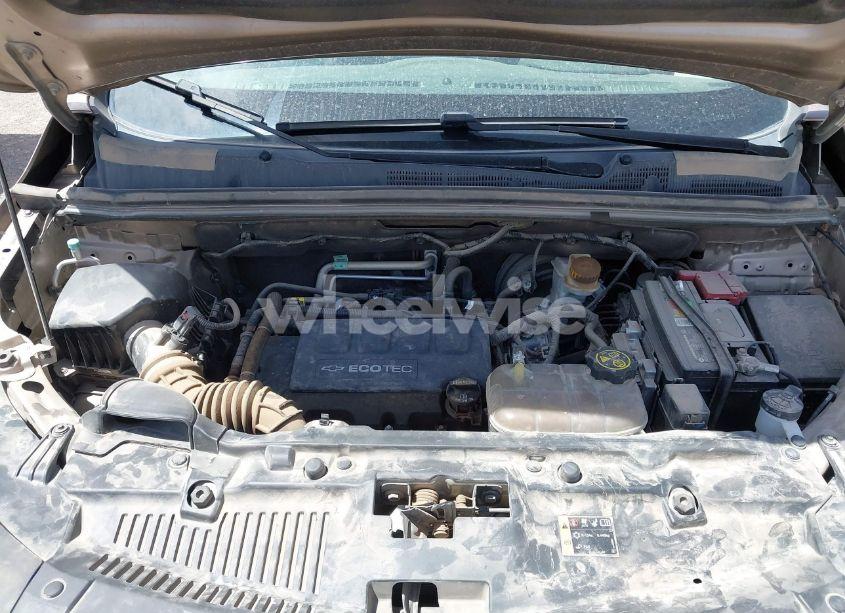 Photo 10 of 2018 Chevrolet Trax LT (VIN 3GNCJLSBXJL198818)