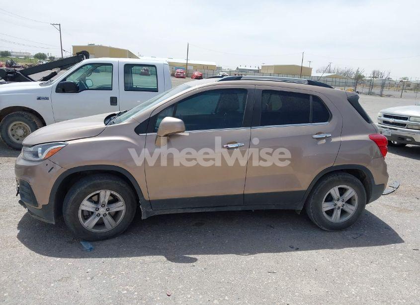 Photo 14 of 2018 Chevrolet Trax LT (VIN 3GNCJLSBXJL198818)