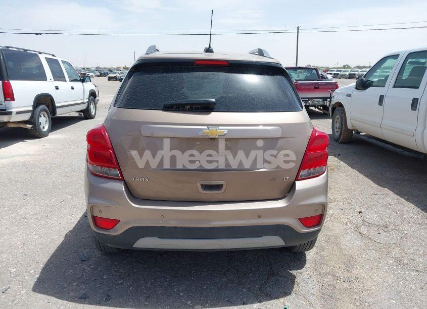 Photo 16 of 2018 Chevrolet Trax LT (VIN 3GNCJLSBXJL198818)