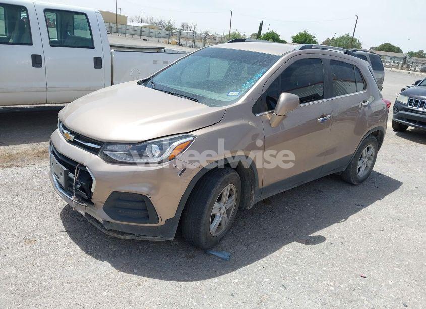 Photo 2 of 2018 Chevrolet Trax LT (VIN 3GNCJLSBXJL198818)