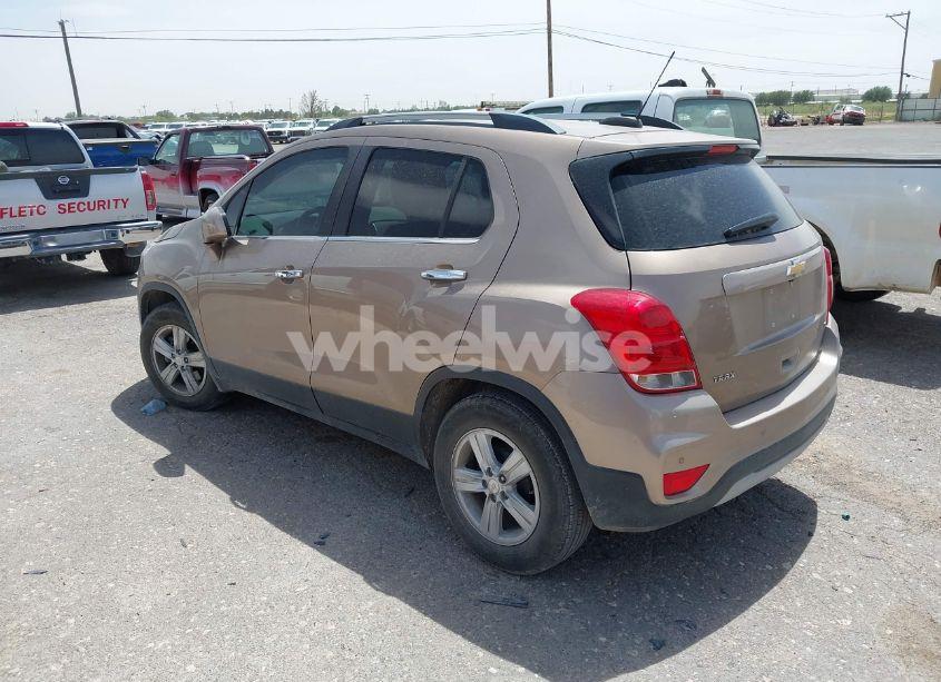 Photo 3 of 2018 Chevrolet Trax LT (VIN 3GNCJLSBXJL198818)