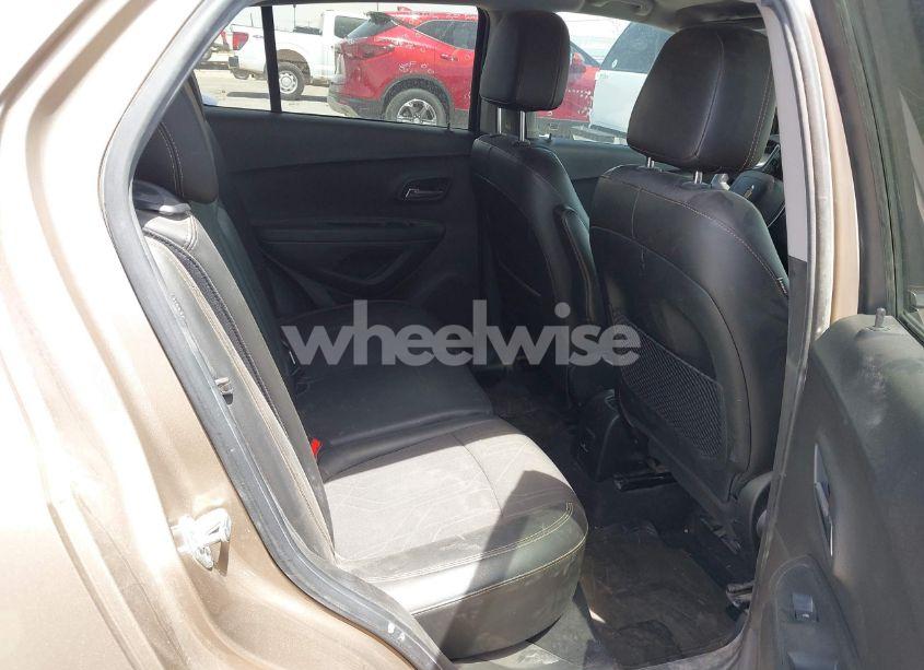 Photo 8 of 2018 Chevrolet Trax LT (VIN 3GNCJLSBXJL198818)